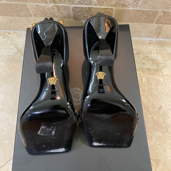 **SOLD**Versace Medusa Chain High-Heeled Sandals 36 - Picture 8 of 12
